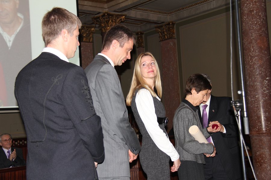11-Dec- 081